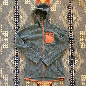 Patagonia hooded fleece / M